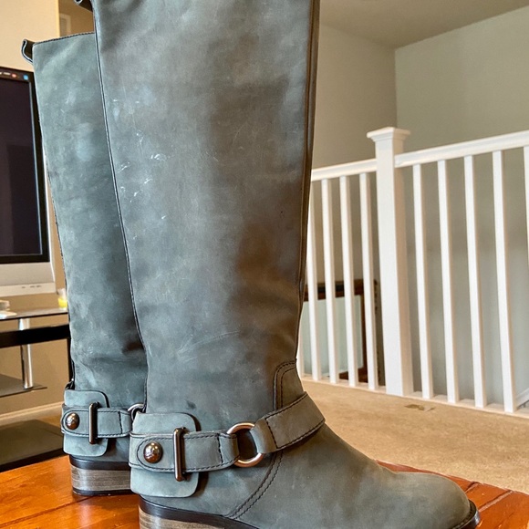 Coach Suede Buckle Spear Boot Like New! - Picture 2 of 4